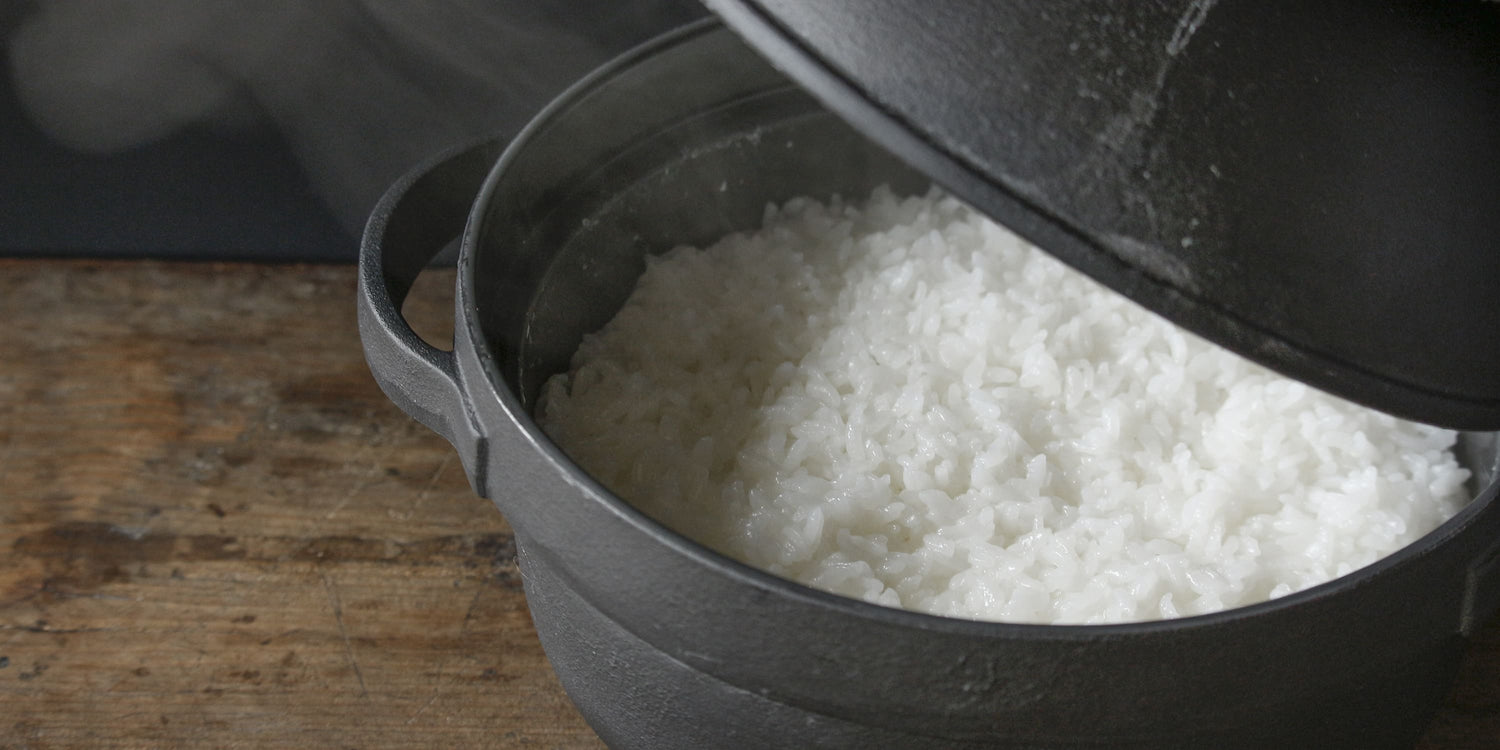 7/14 新発売:“対流”と“焼き”で炊き上げる 羽釜を受け継ぐ無塗装仕上げの鉄釜「めしっこ」