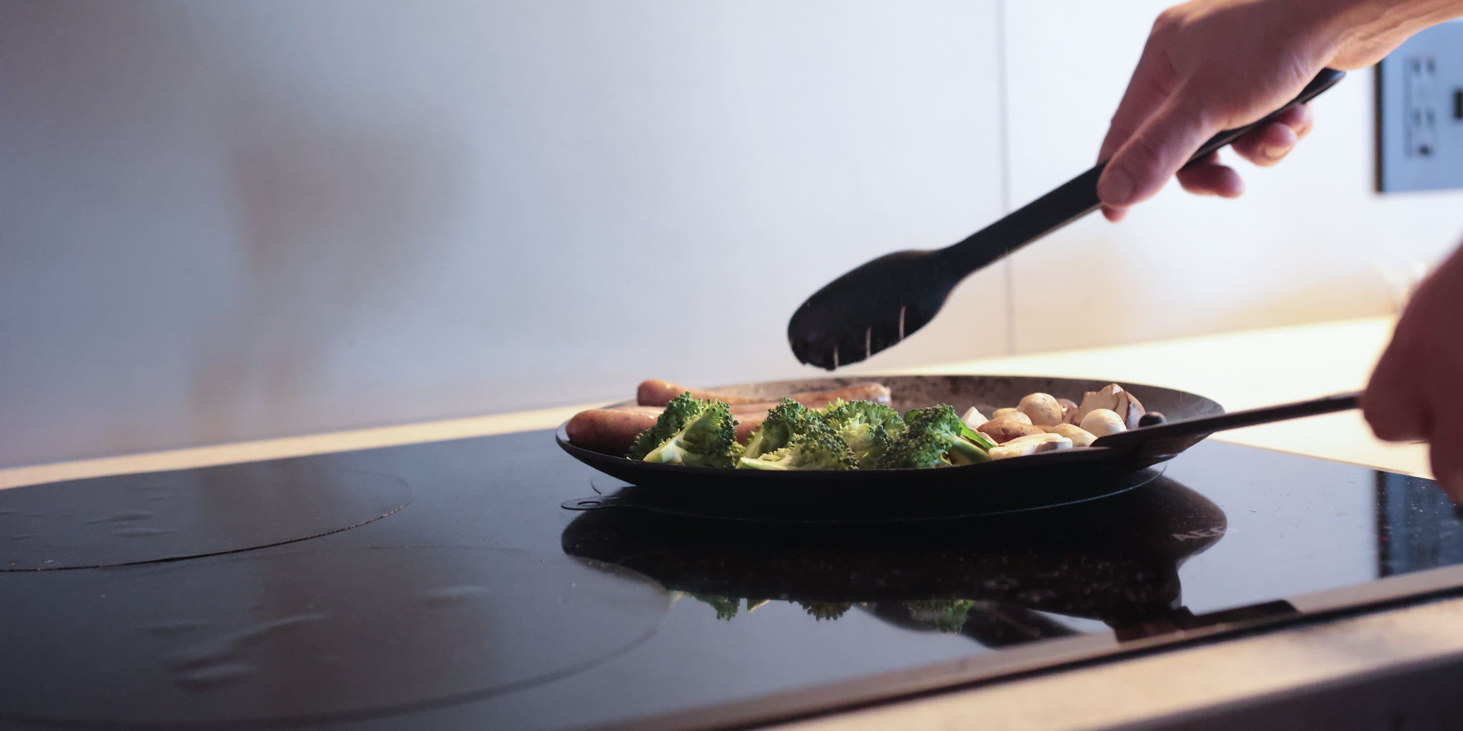皿型の鉄フライパンPiatto 27cm｜スマートな朝食にこの一枚