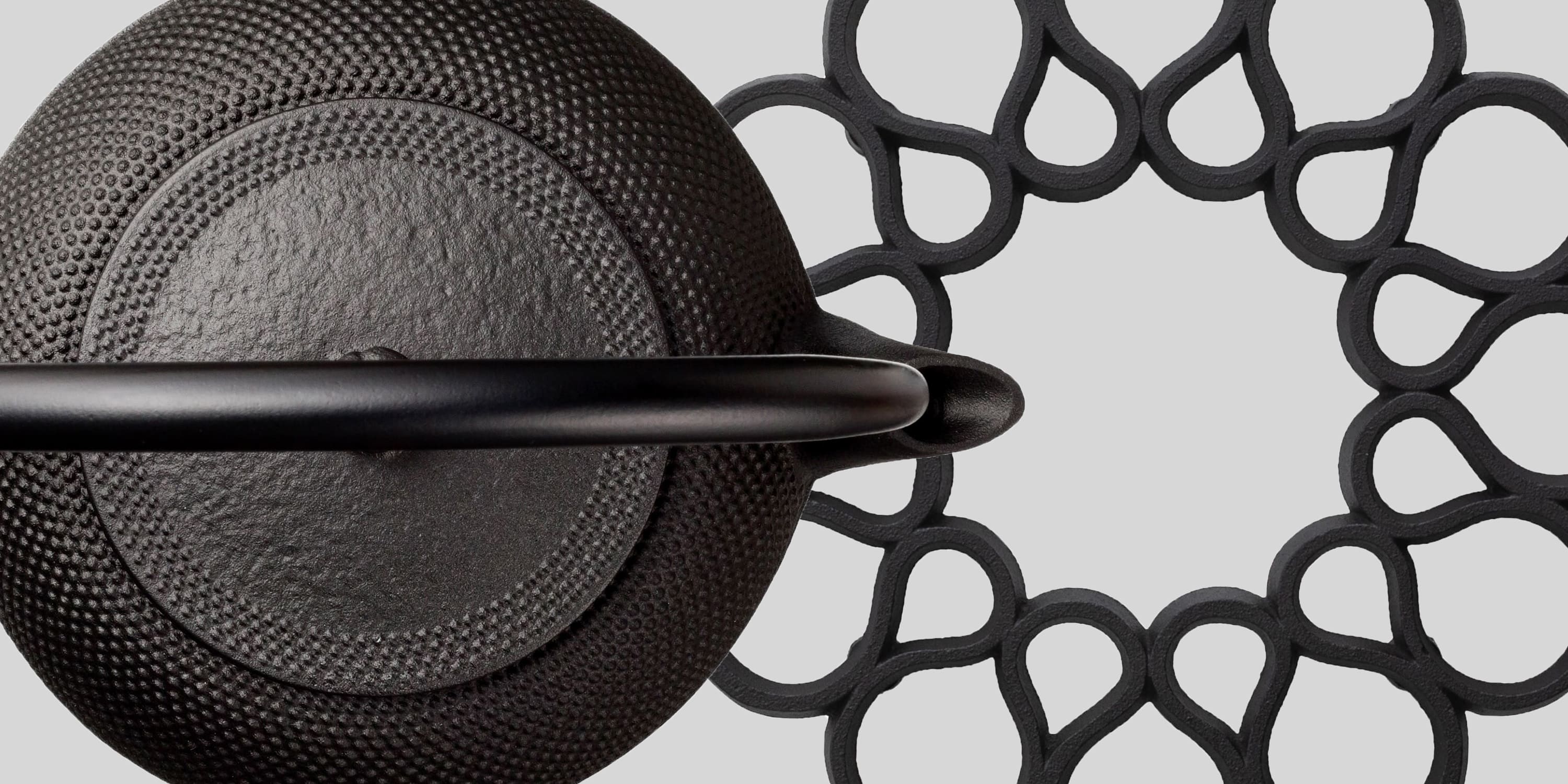 鉄瓶平形まろみアラレ1Lと瓶敷さざなみ