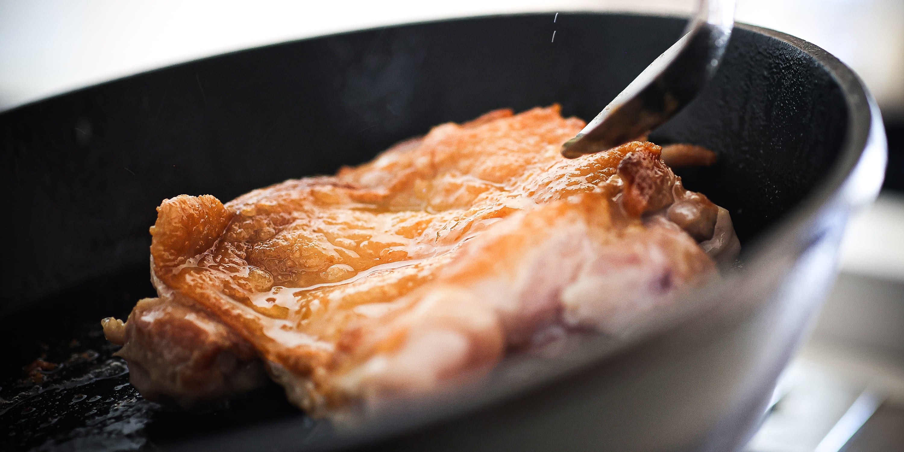 鉄器mastering_グリルパンで焼く鶏もも肉