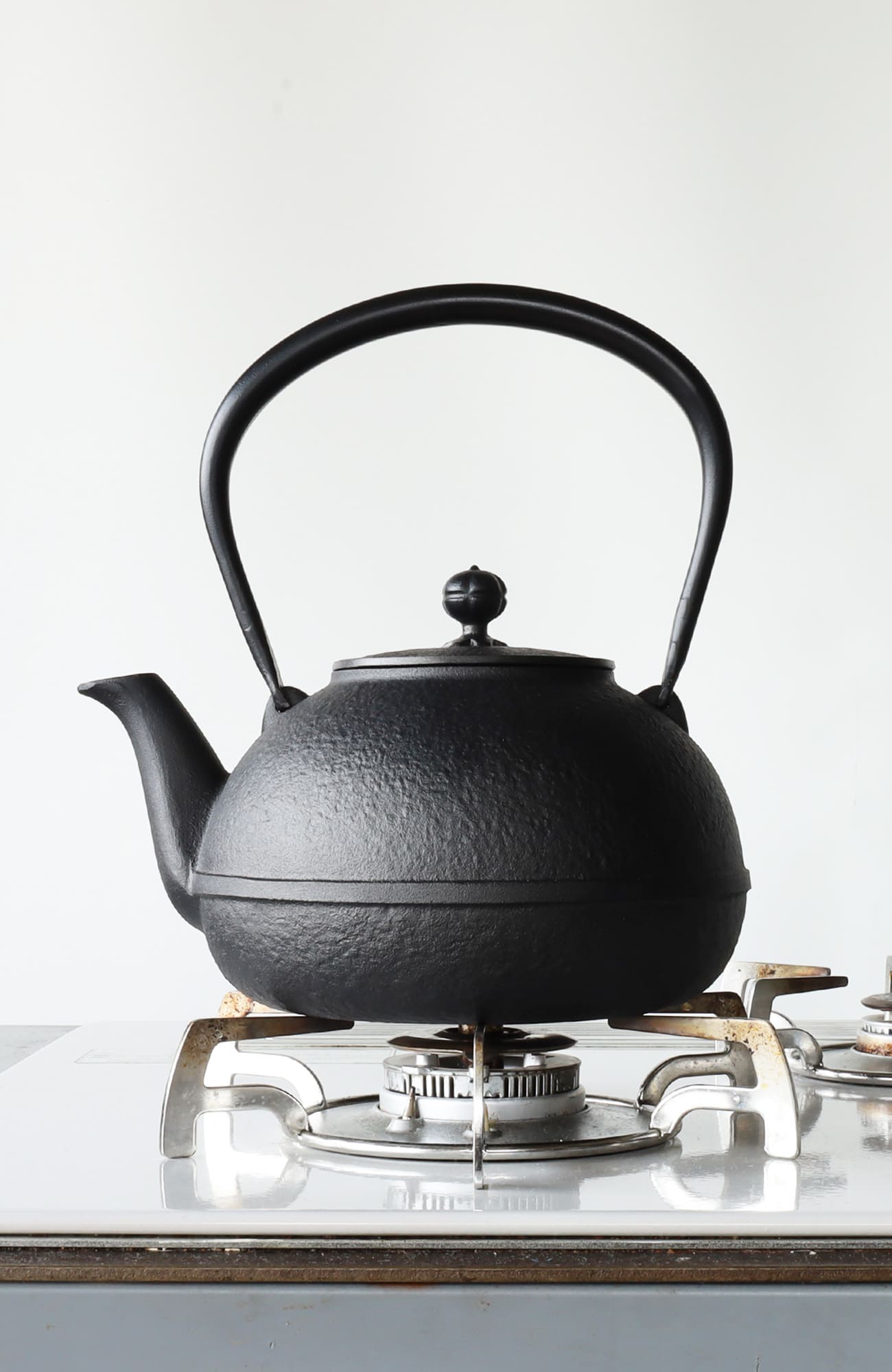 鉄瓶 三笠形肌 1.85L | 南部鉄器の老舗 及源鋳造 OIGEN 公式オンライン